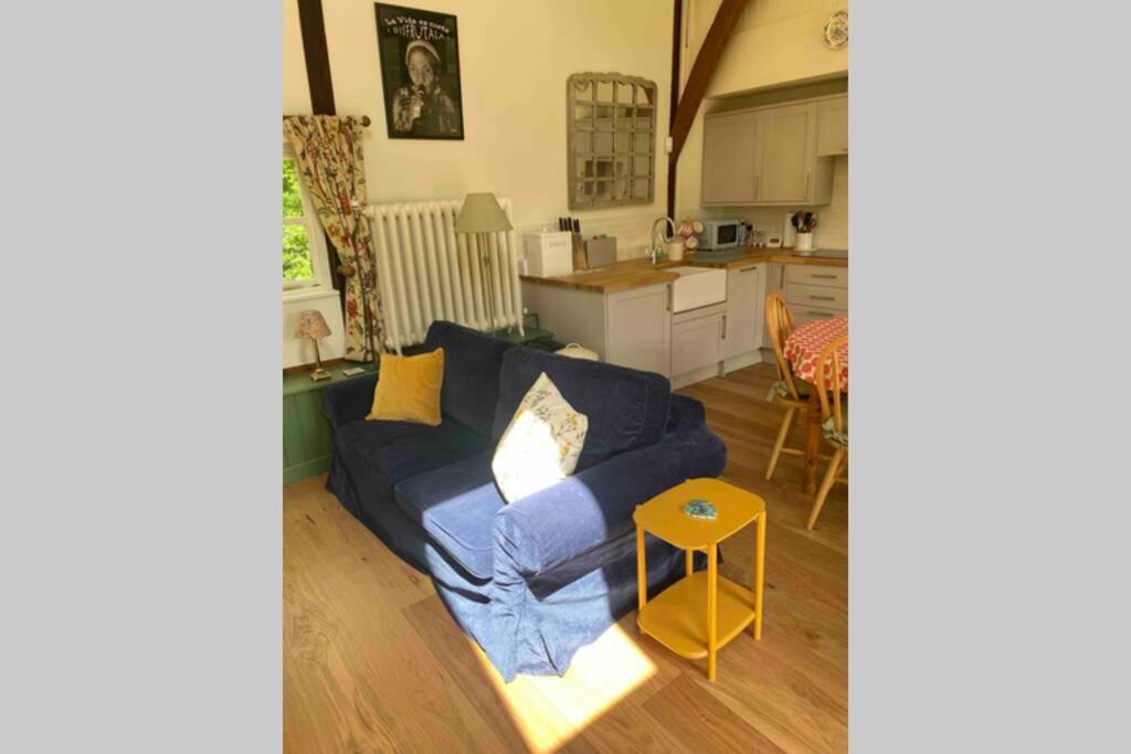 Gorgeous Comfortable Barn With Huge Private Orchard In Quiet Suffolk Location Apartment